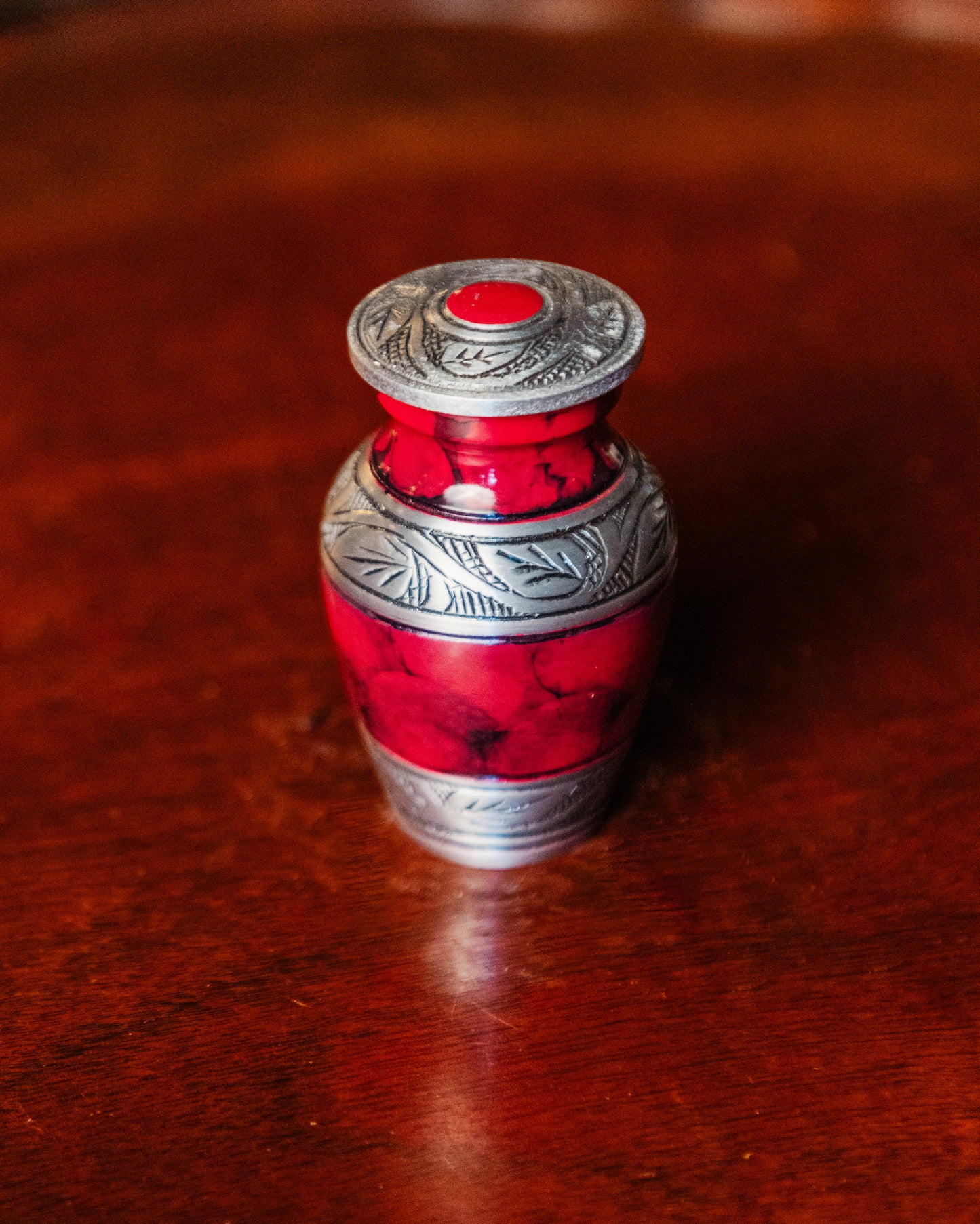 Small Urn (Various Colours)