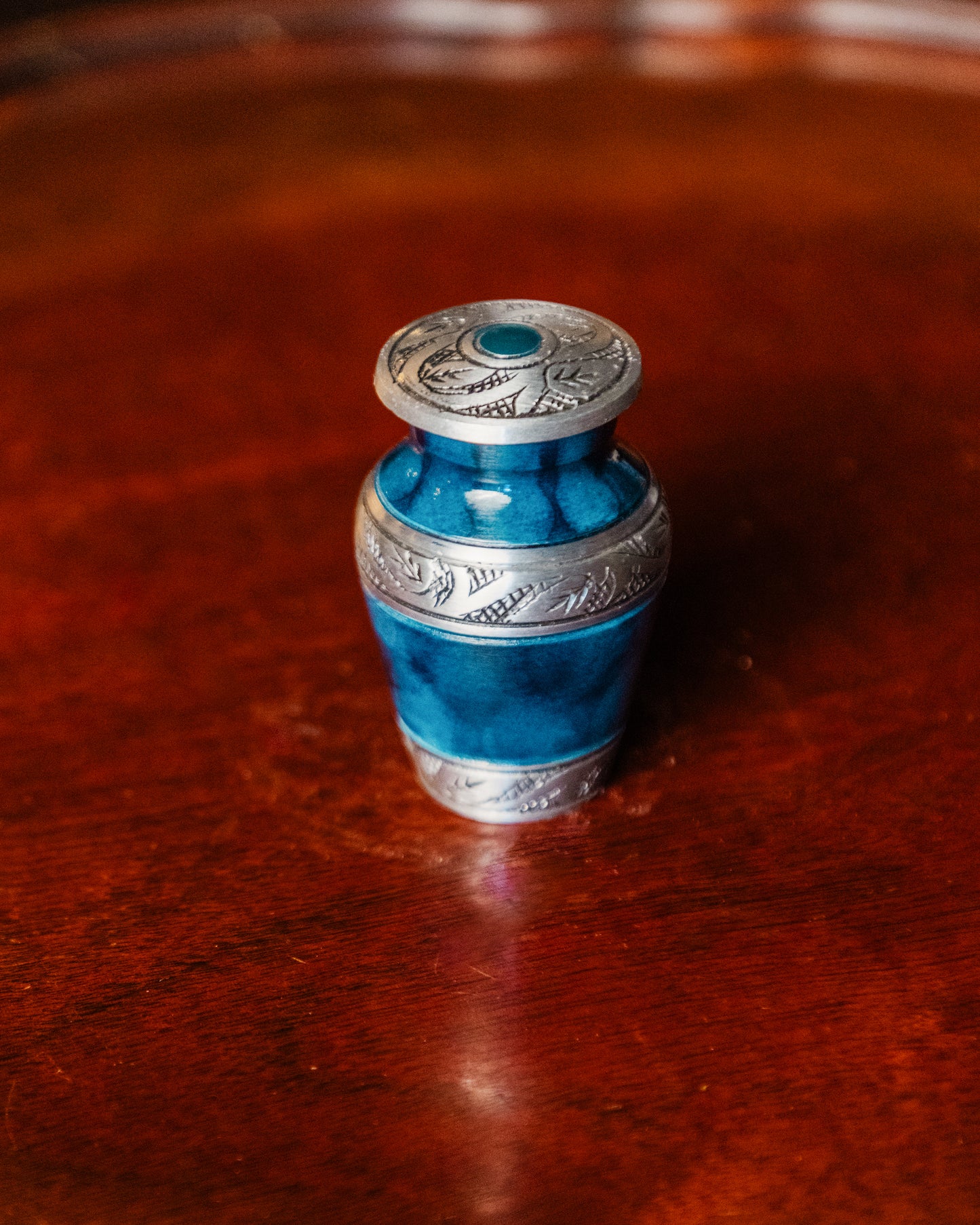 Small Urn (Various Colours)