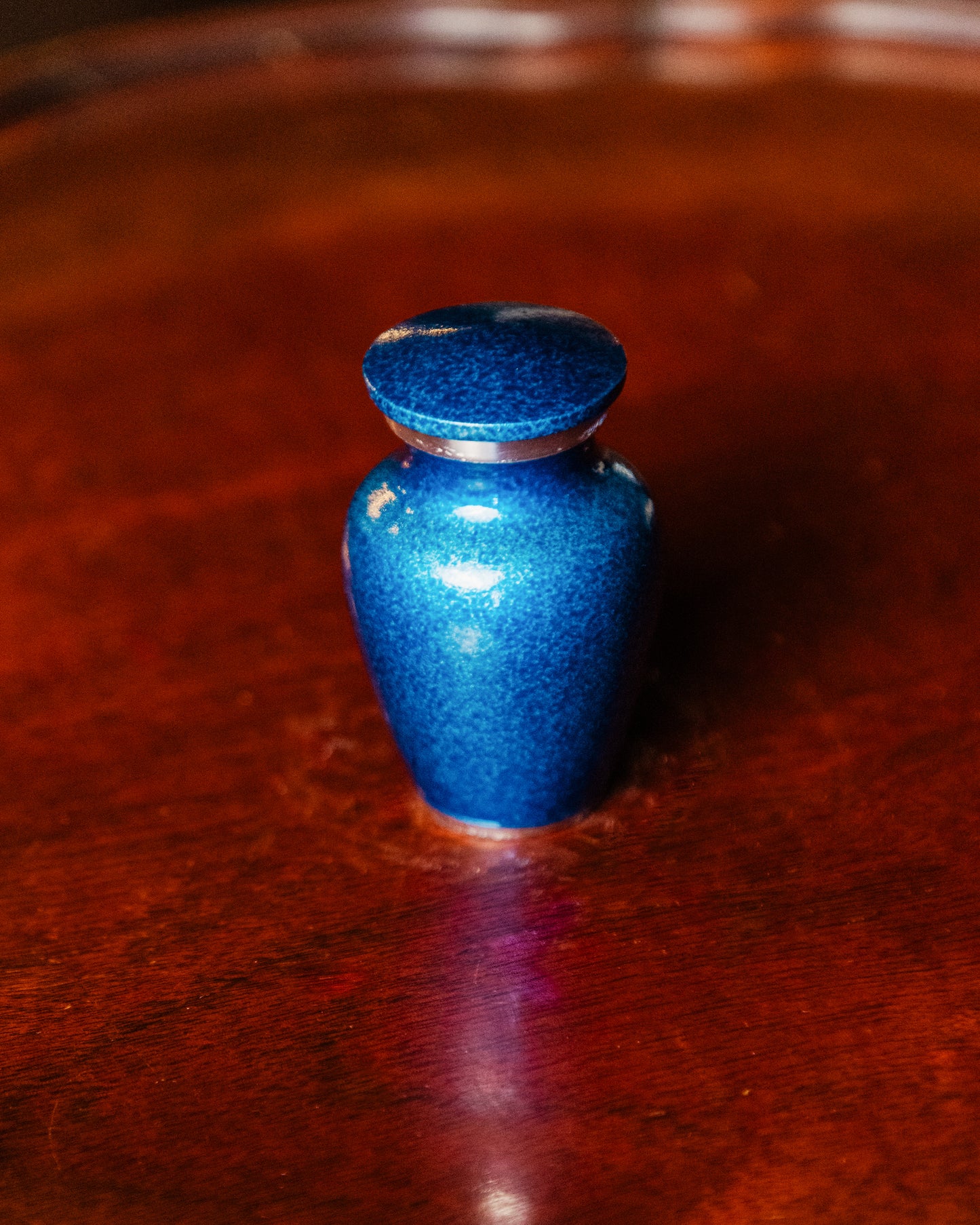 Small Urn (Various Colours)
